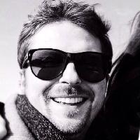 Анатолий Шарий